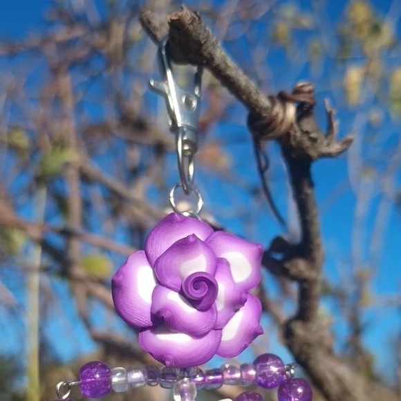 Flower Skeleton Keychain - Picture 3 of 5